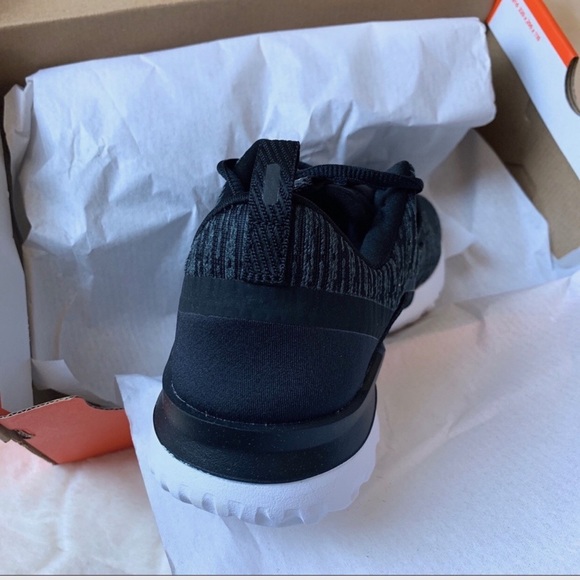 Nike Renew Arena Sneaker - Women - Picture 4 of 5